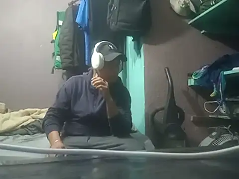 Snapshot of Noctucrasy247 chatting on 12/04/25, 09:29 Noctucrasy247 online show from 12/04/25, 09:29