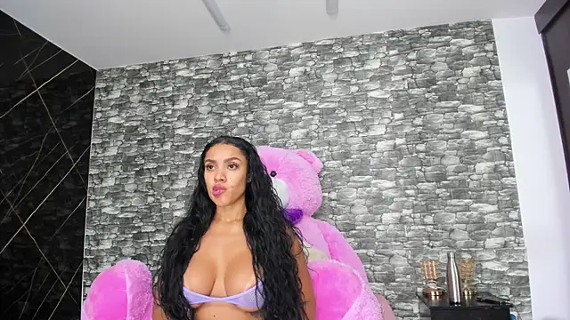 Snapshot of HeidyWillss chatting on 01/10/25, 07:21 HeidyWillss online show from 01/10/25, 07:21