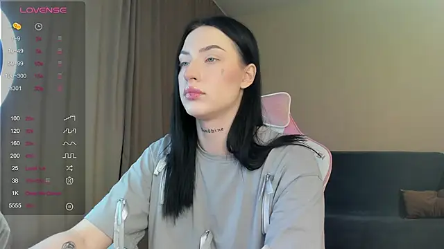 Snapshot of JenniferQueen11 chatting on 01/10/25, 04:51 JenniferQueen11 online show from 01/10/25, 04:51