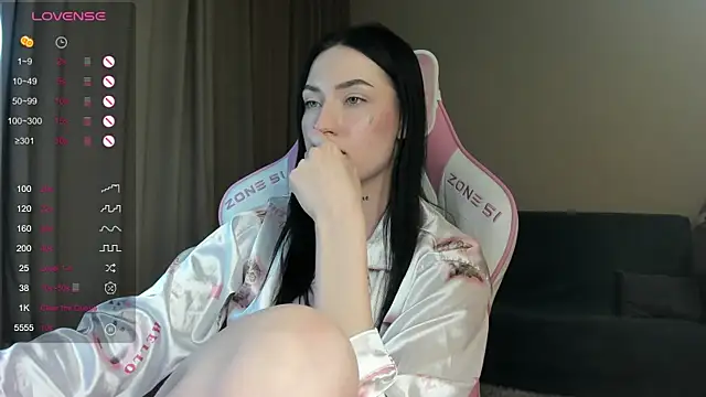 Snapshot of JenniferQueen11 chatting on 01/14/25, 07:48 JenniferQueen11 online show from 01/14/25, 07:48