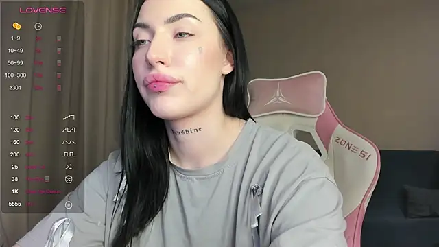 Snapshot of JenniferQueen11 chatting on 01/23/25, 08:02 JenniferQueen11 online show from 01/23/25, 08:02