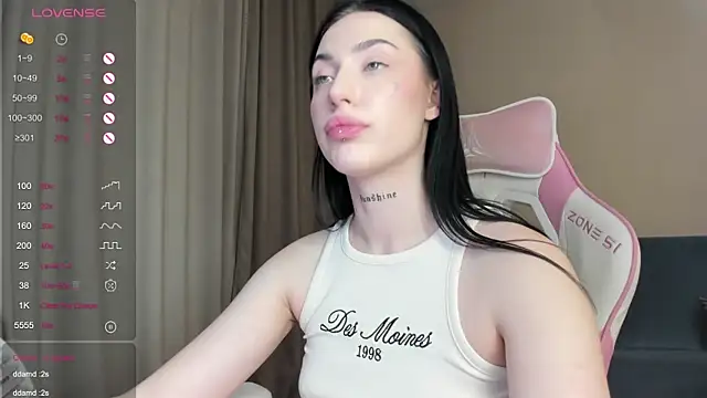 Snapshot of JenniferQueen11 chatting on 01/29/25, 12:02 JenniferQueen11 online show from 01/29/25, 12:02