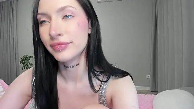 Snapshot of JenniferQueen11 chatting on 09/13/25, 02:17 JenniferQueen11 online show from 09/13/25, 02:17