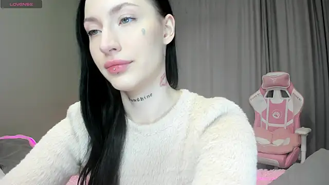 Snapshot of JenniferQueen11 chatting on 10/05/25, 09:18 JenniferQueen11 online show from 10/05/25, 09:18