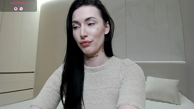 JenniferQueen11 online show from 03/11/26, 04:57