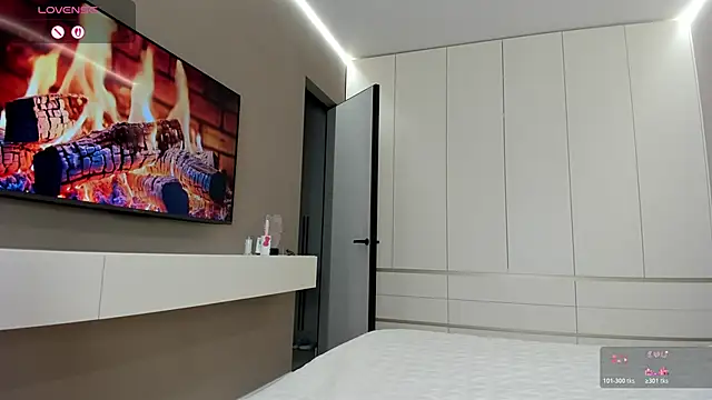 JenniferQueen11 online show from 04/12/26, 09:25