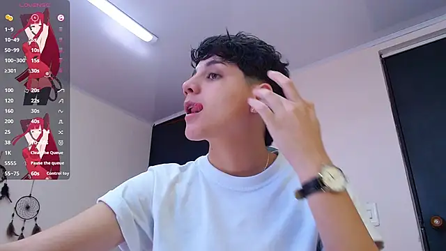 Snapshot of bad_giirl_ chatting on 12/16/24, 04:05 bad giirl online show from 12/16/24, 04:05