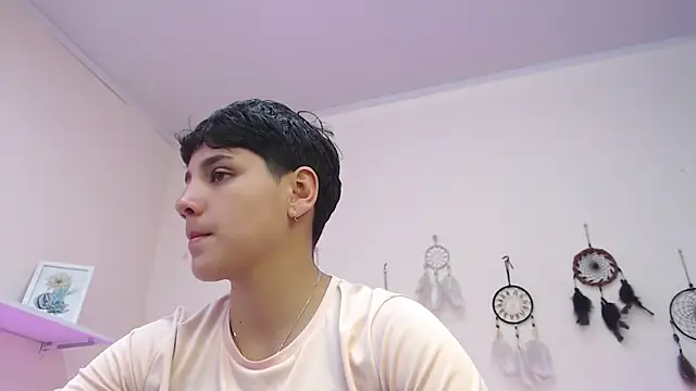 Snapshot of bad_giirl_ chatting on 03/21/25, 03:13 bad giirl online show from 03/21/25, 03:13