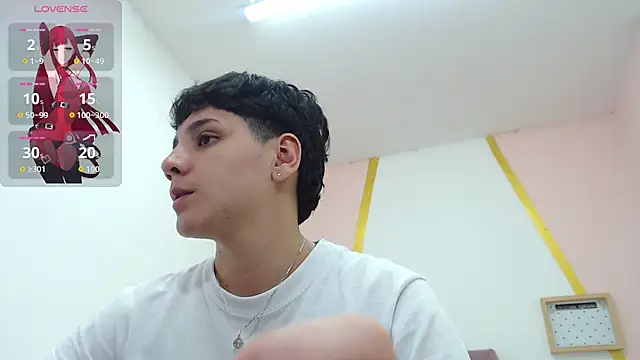 Snapshot of bad_giirl_ chatting on 10/27/25, 06:12 bad giirl online show from 10/27/25, 06:12