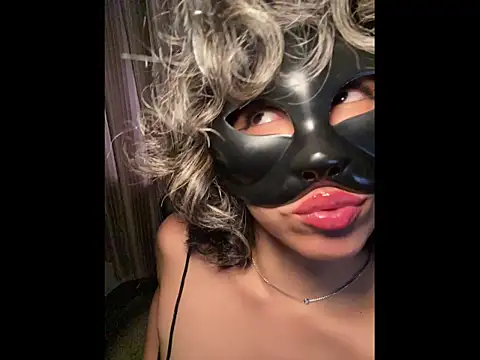 nenalayla online show from 03/28/26, 02:49