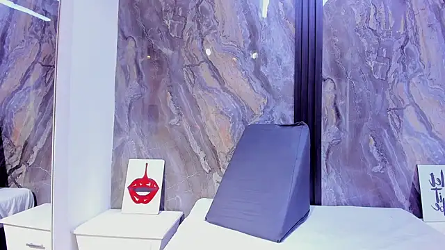 HellenJohansson online show from 12/04/25, 03:38