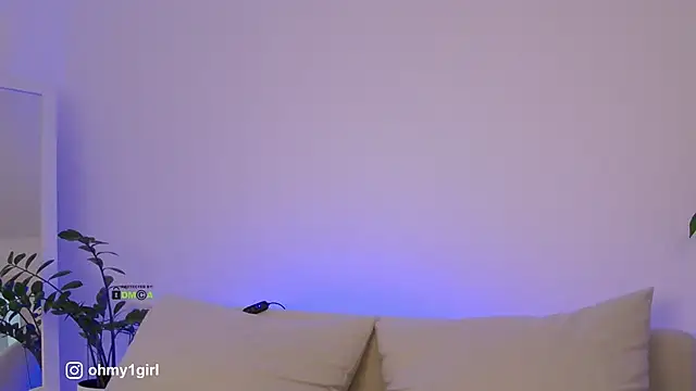 Fallinlove1 online show from 12/03/25, 01:09