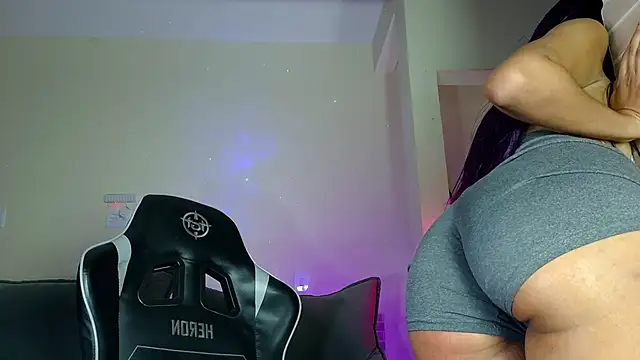 Snapshot of isa_hotwifee chatting on 03/01/26, 02:30 isa hotwifee online show from 03/01/26, 02:30