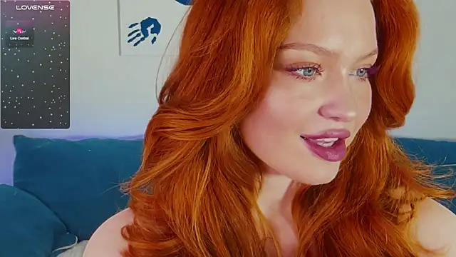 Snapshot of Born_to_Loveee chatting on 12/19/24, 12:56 Born to Loveee online show from 12/19/24, 12:56