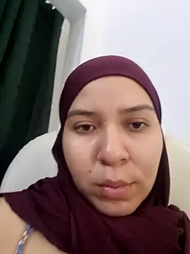 MatchedEyebrow online show from 02/19/25, 02:44