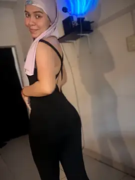 MatchedEyebrow online show from 02/21/26, 06:42