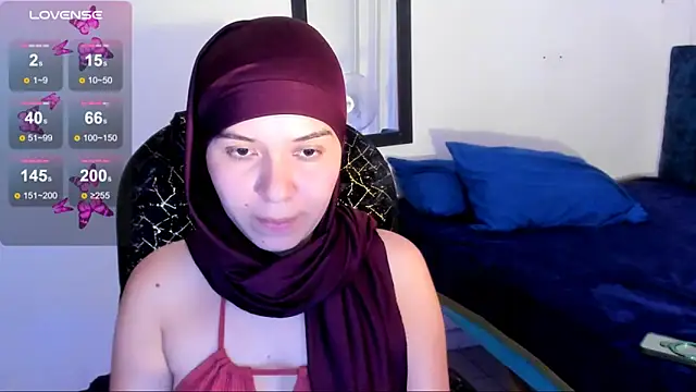 Snapshot of MatchedEyebrow chatting on 06/21/26, 11:18 MatchedEyebrow online show from 06/21/26, 11:18