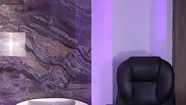 Snapshot of MadelineFox chatting on 09/30/25, 09:47 MadelineFox online show from 09/30/25, 09:47