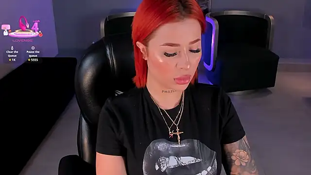 Snapshot of MadelineFox chatting on 02/13/26, 07:26 MadelineFox online show from 02/13/26, 07:26