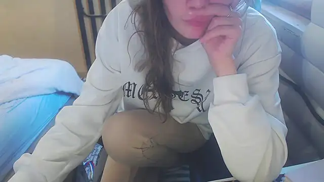 Snapshot of Laco-cO chatting on 11/20/25, 10:48 Laco-cO online show from 11/20/25, 10:48