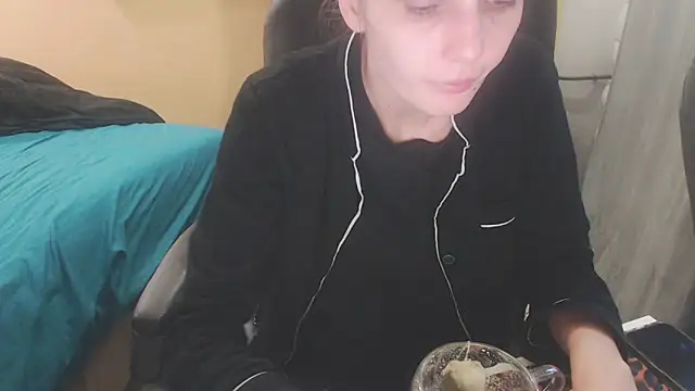 Snapshot of Laco-cO chatting on 12/03/25, 11:52 Laco-cO online show from 12/03/25, 11:52