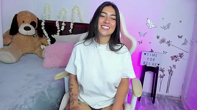 Blue Petite online show from 03/05/25, 04:46