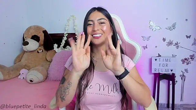 Blue Petite online show from 03/19/25, 03:51