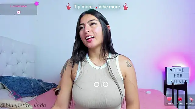 Blue Petite online show from 03/19/26, 04:00