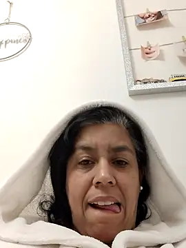 Molly newman6 online show from 11/27/25, 06:10