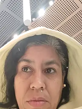 Molly newman6 online show from 12/16/25, 12:21