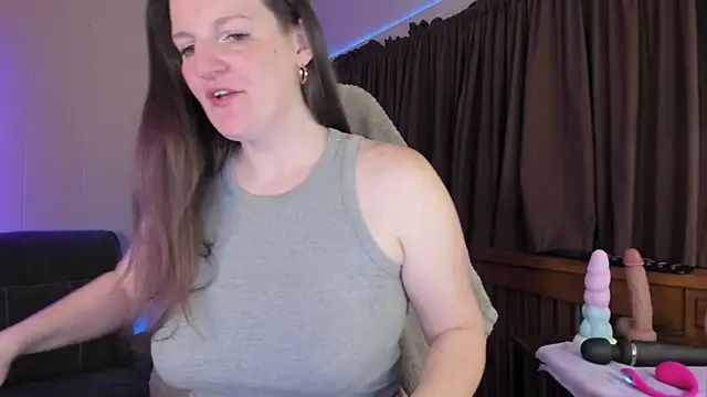 Kelly Carolina online show from 12/22/25, 12:13