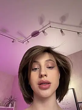 Snapshot of Camilla_Railian chatting on 04/18/26, 09:04 Camilla Railian online show from 04/18/26, 09:04