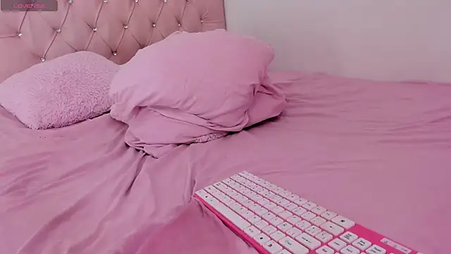 sofiaa snoww online show from 03/02/25, 09:43