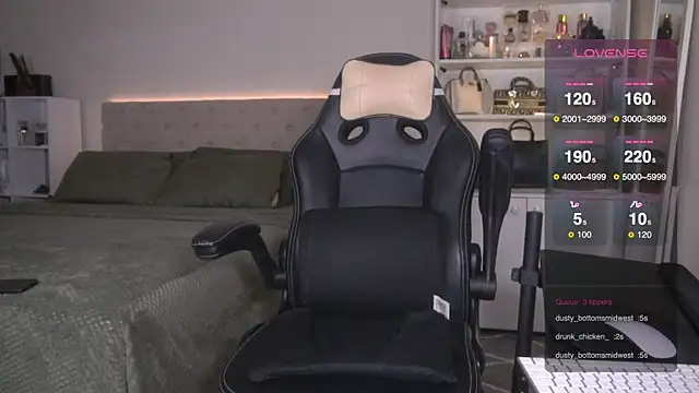 Snapshot of JohannaRodriguez69 chatting on 12/19/24, 05:18 JohannaRodriguez69 online show from 12/19/24, 05:18