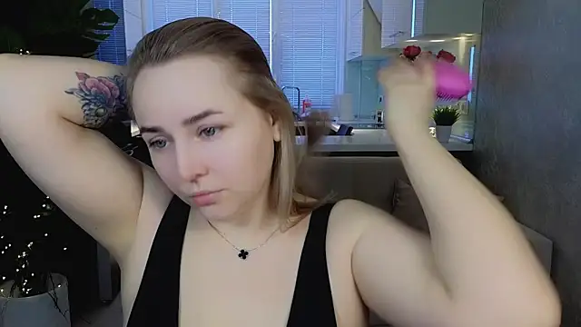 Mira Mermayd online show from 03/12/26, 01:34