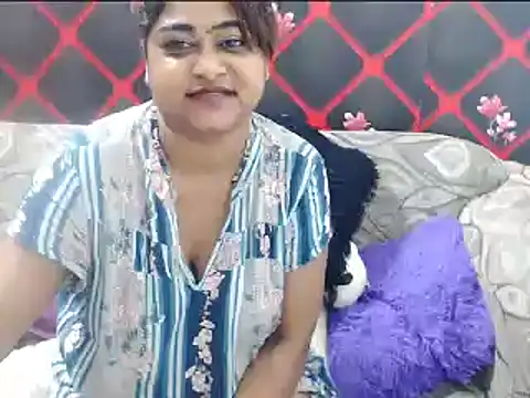 Snapshot of indian_glitter chatting on 03/08/25, 10:45 indian glitter online show from 03/08/25, 10:45