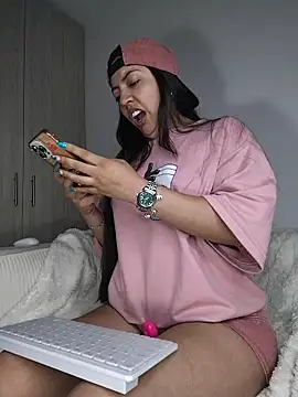 amycute  online show from 06/16/26, 12:13