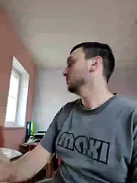 Snapshot of homass3 chatting on 02/10/25, 01:33 homass3 online show from 02/10/25, 01:33