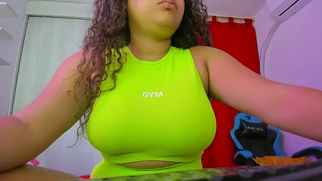 Snapshot of Lunastar02 chatting on 11/28/25, 02:20 Lunastar02 online show from 11/28/25, 02:20