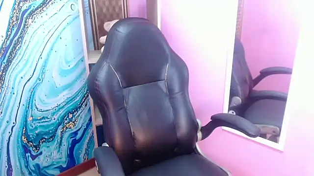 Amy Ronan online show from 04/11/26, 04:11