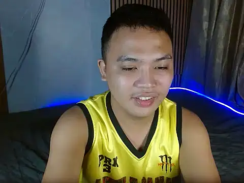 Snapshot of xsweetasian69x chatting on 01/07/25, 05:42 xsweetasian69x online show from 01/07/25, 05:42