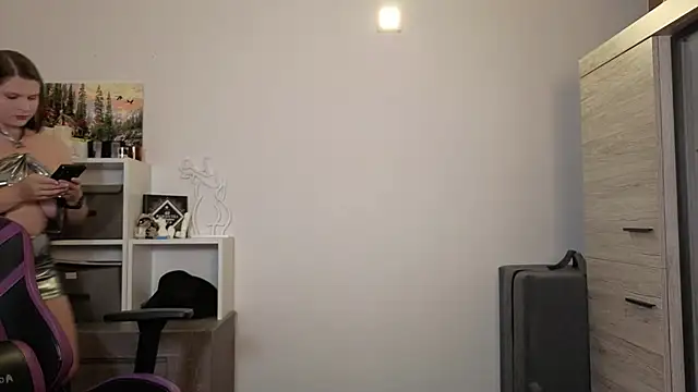 Snapshot of TinniAngel chatting on 10/01/25, 05:08 TinniAngel online show from 10/01/25, 05:08