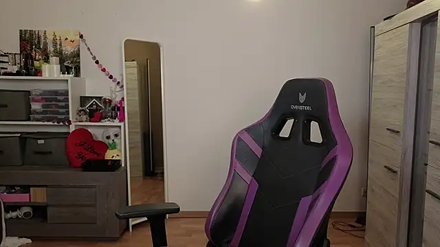 Snapshot of TinniAngel chatting on 02/07/26, 06:33 TinniAngel online show from 02/07/26, 06:33