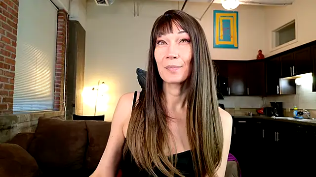 Snapshot of EveEnigma chatting on 01/09/25, 01:35 EveEnigma online show from 01/09/25, 01:35