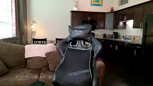 Snapshot of EveEnigma chatting on 02/27/25, 07:26 EveEnigma online show from 02/27/25, 07:26