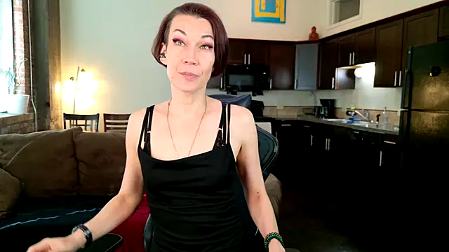 Snapshot of EveEnigma chatting on 03/19/25, 12:34 EveEnigma online show from 03/19/25, 12:34