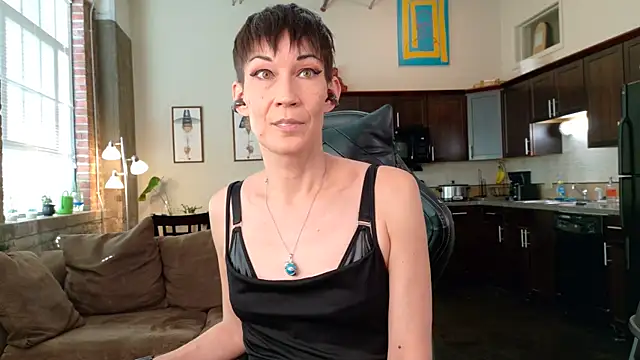 EveEnigma online show from 01/10/26, 08:21