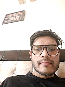 Snapshot of alex78265 chatting on 11/15/25, 08:33 alex78265 online show from 11/15/25, 08:33