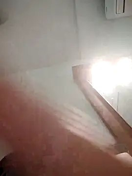 Snapshot of alex78265 chatting on 12/17/25, 06:03 alex78265 online show from 12/17/25, 06:03