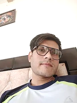 Snapshot of alex78265 chatting on 12/21/25, 07:37 alex78265 online show from 12/21/25, 07:37